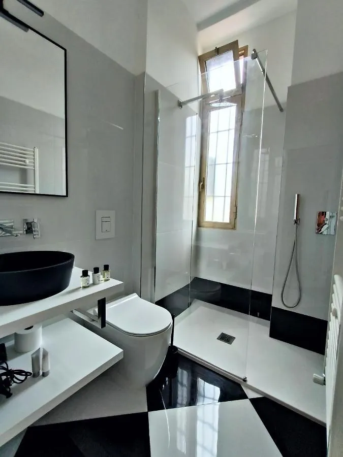 Wonderland Apartment In Milan Shopping Area, Ac, Wifi And Subway 0*,  Italia
