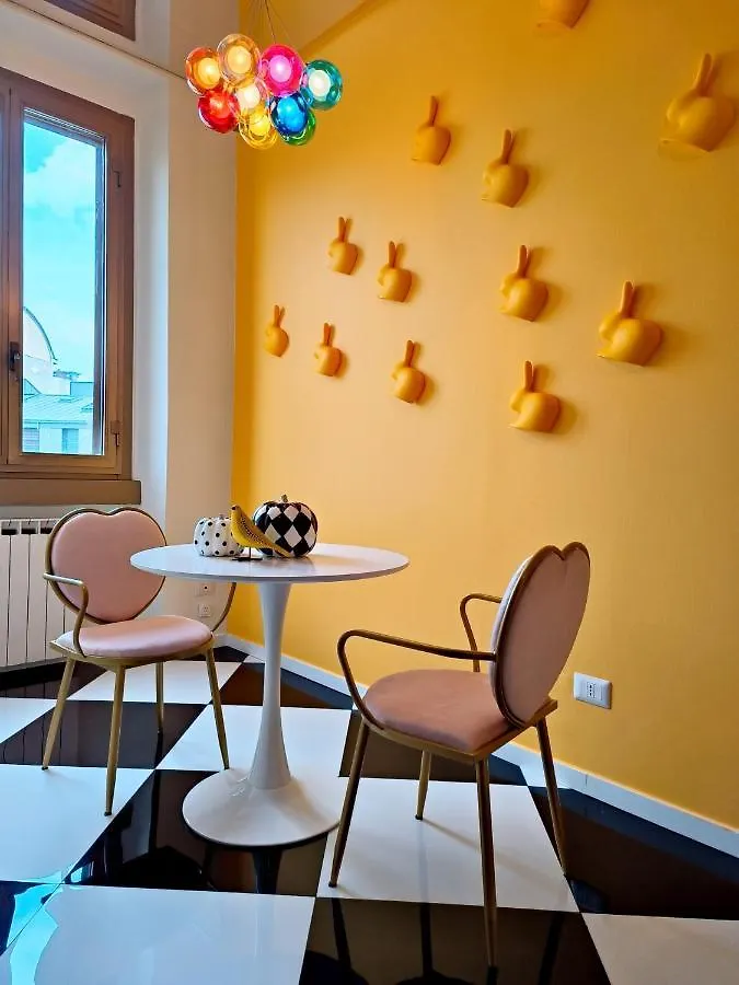 Wonderland Apartment In Milan Shopping Area, Ac, Wifi And Subway 0*,  Italia