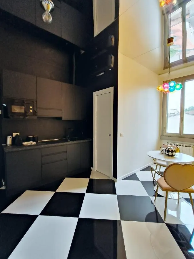 Wonderland Apartment In Milan Shopping Area, Ac, Wifi And Subway Italia