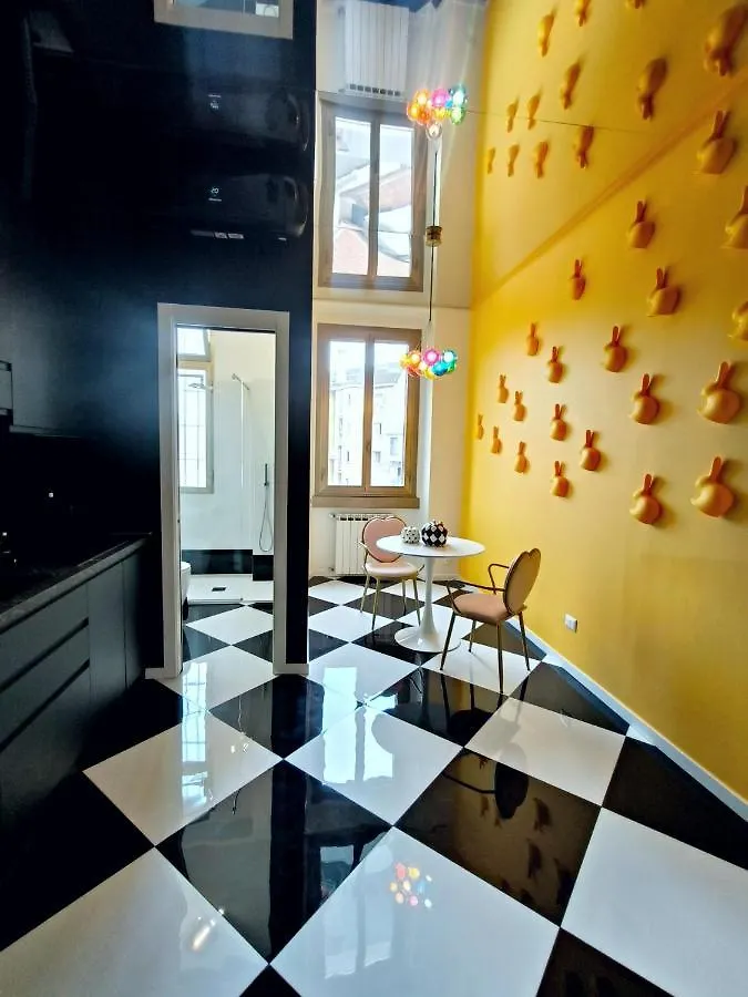 Wonderland Apartment In Milan Shopping Area, Ac, Wifi And Subway Italia